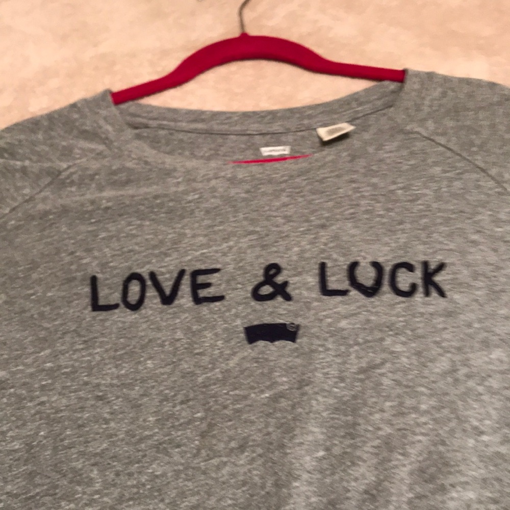Levi’s sweat shirt